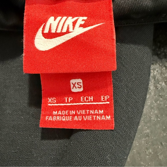 Nike Women's XS Black Gray Leggings Logo Nike Sportswear Down Leg - Picture 14 of 15